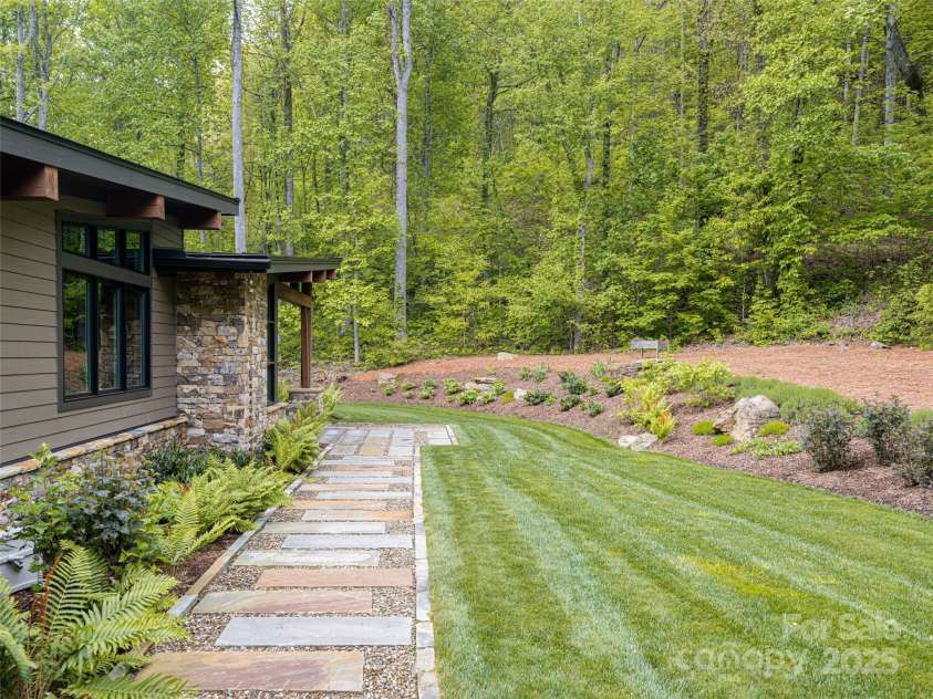 391 High Hickory Trail, Swannanoa, NC 28778.  MLS# CAR4255021, YatesRealty ID 12669. Stone Walkway