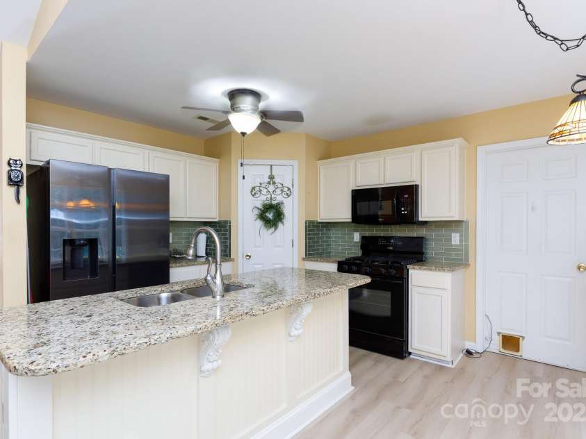 541 Stonehenge Drive, Rock Hill, SC 29730.  MLS# CAR4313066, YatesRealty ID 1267. 