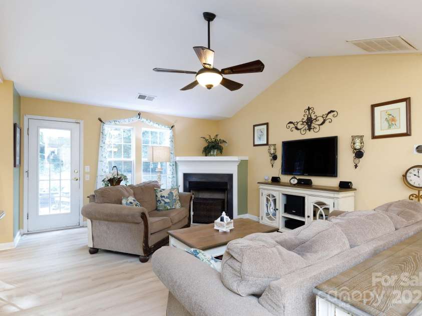 541 Stonehenge Drive, Rock Hill, SC 29730.  MLS# CAR4313066, YatesRealty ID 1267. 