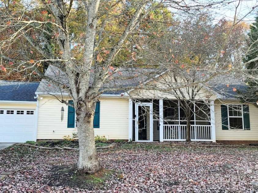 541 Stonehenge Drive, Rock Hill, SC 29730.  MLS# CAR4313066, YatesRealty ID 1267. 