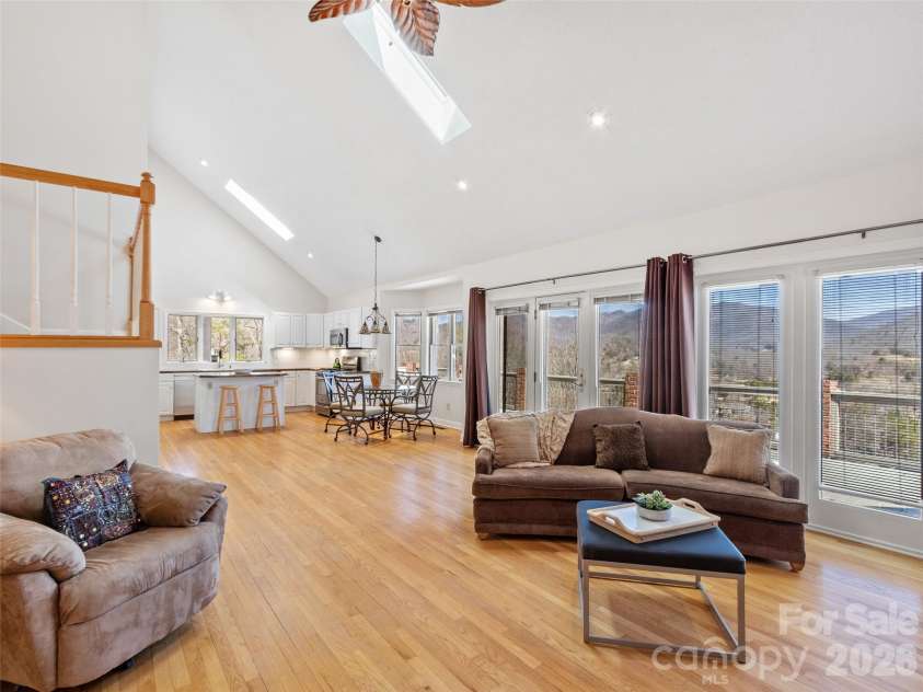 126 Hillcrest Drive, Barnardsville, NC 28709.  MLS# CAR4350780, YatesRealty ID 12670. 
