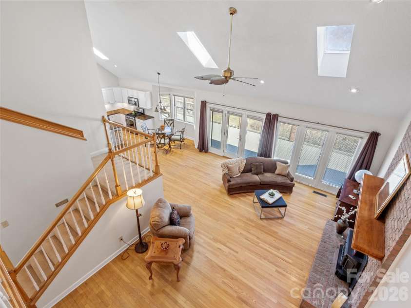 126 Hillcrest Drive, Barnardsville, NC 28709.  MLS# CAR4350780, YatesRealty ID 12670. 