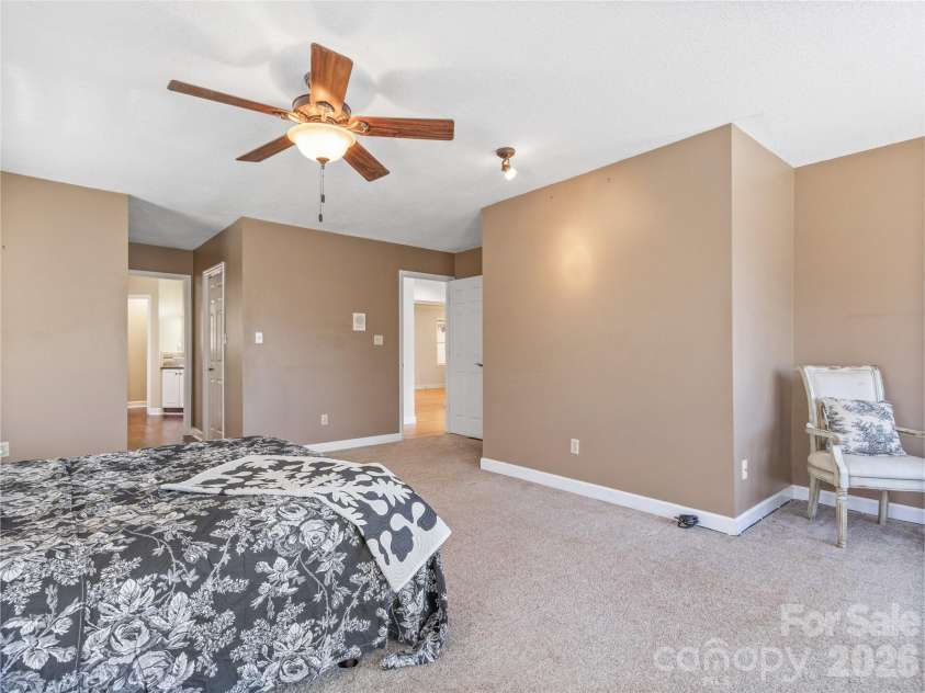 126 Hillcrest Drive, Barnardsville, NC 28709.  MLS# CAR4350780, YatesRealty ID 12670. 
