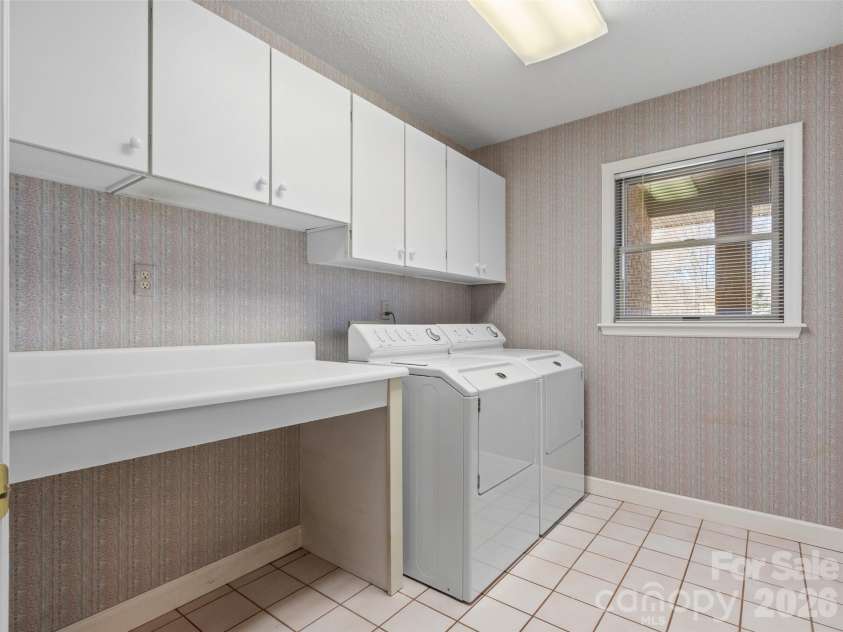 126 Hillcrest Drive, Barnardsville, NC 28709.  MLS# CAR4350780, YatesRealty ID 12670. 