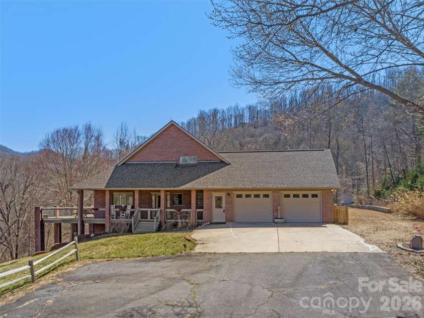 126 Hillcrest Drive, Barnardsville, NC 28709.  MLS# CAR4350780, YatesRealty ID 12670. 