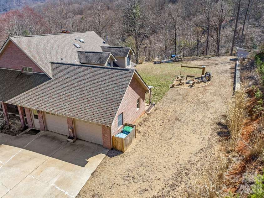 126 Hillcrest Drive, Barnardsville, NC 28709.  MLS# CAR4350780, YatesRealty ID 12670. 