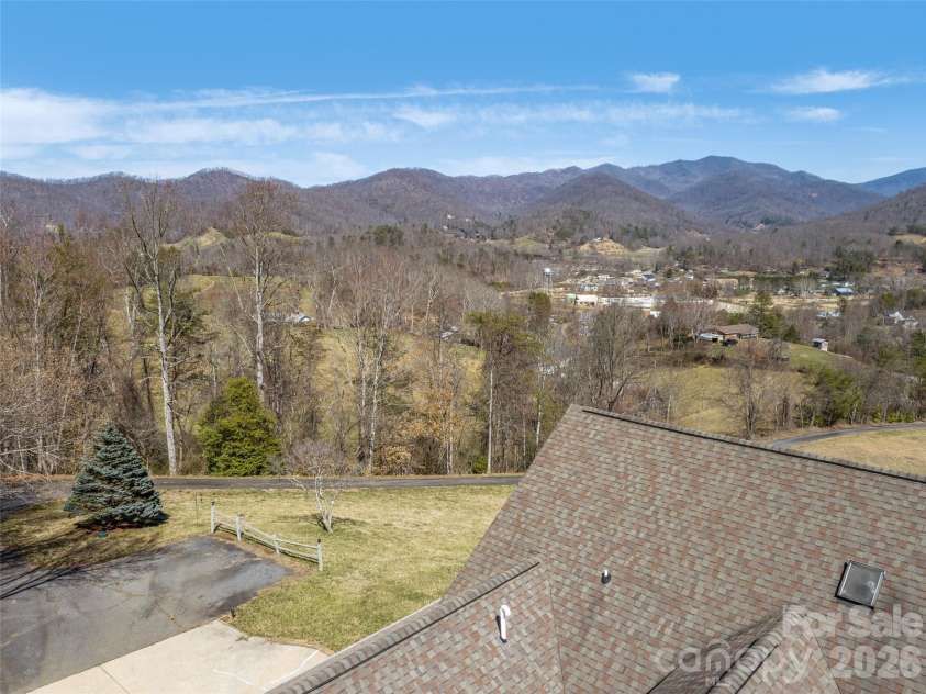 126 Hillcrest Drive, Barnardsville, NC 28709.  MLS# CAR4350780, YatesRealty ID 12670. 