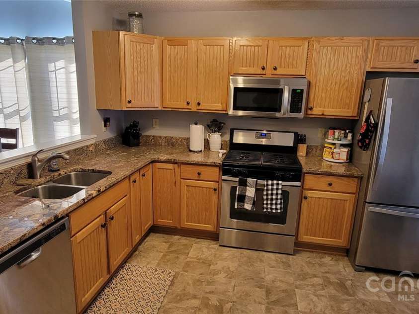2306 Deermouse Way, Hendersonville, NC 28792.  MLS# CAR4205142, YatesRealty ID 12671. 