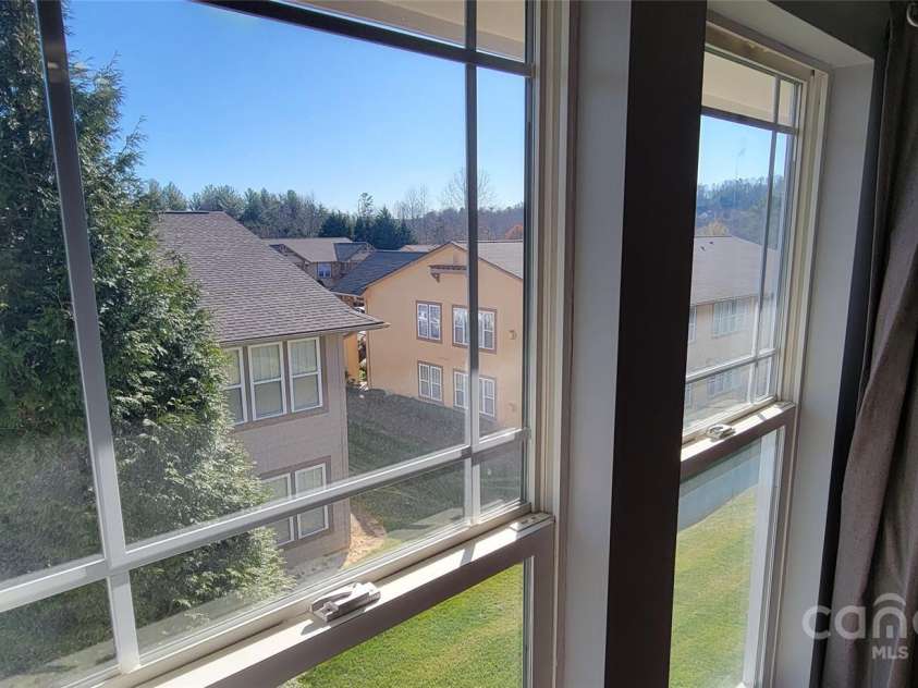 2306 Deermouse Way, Hendersonville, NC 28792.  MLS# CAR4205142, YatesRealty ID 12671. 