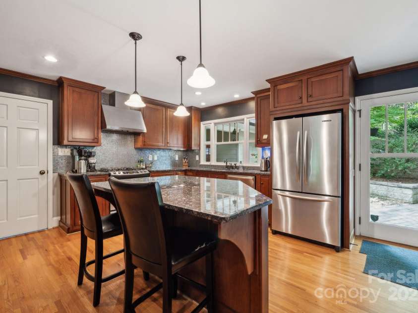 920 Habersham Drive, Charlotte, NC 28209.  MLS# CAR4254812, YatesRealty ID 12671. 