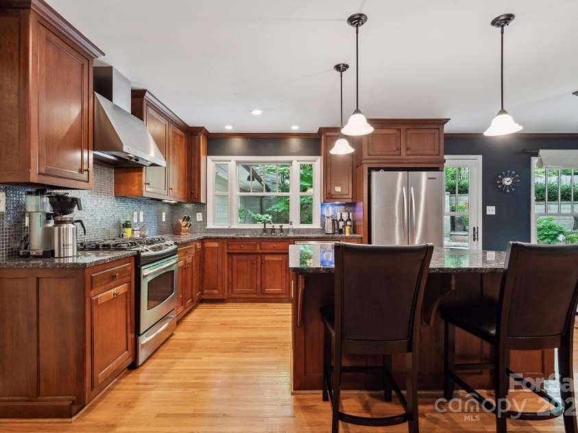 920 Habersham Drive, Charlotte, NC 28209.  MLS# CAR4254812, YatesRealty ID 12671. 