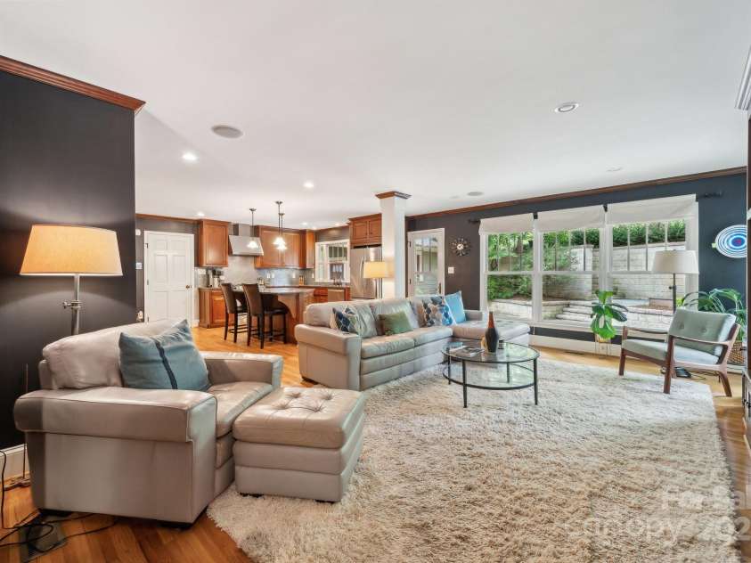920 Habersham Drive, Charlotte, NC 28209.  MLS# CAR4254812, YatesRealty ID 12671. 