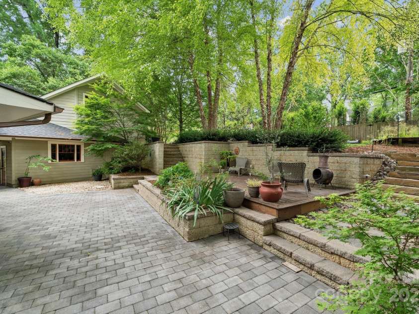 920 Habersham Drive, Charlotte, NC 28209.  MLS# CAR4254812, YatesRealty ID 12671. 