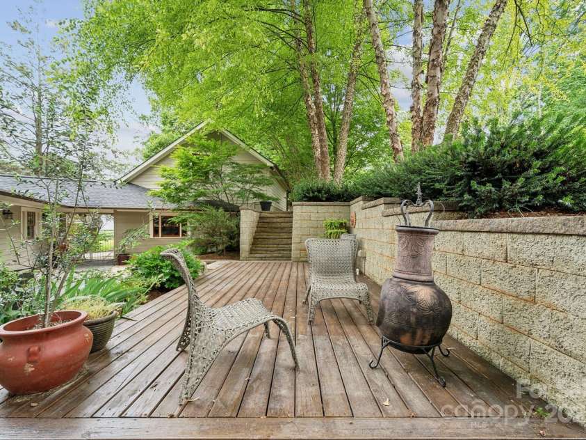 920 Habersham Drive, Charlotte, NC 28209.  MLS# CAR4254812, YatesRealty ID 12671. 