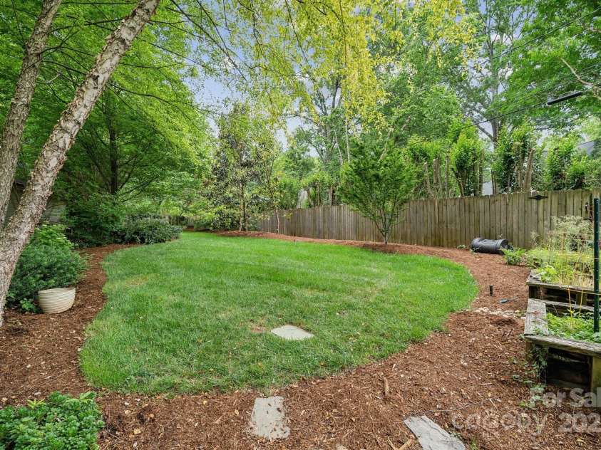 920 Habersham Drive, Charlotte, NC 28209.  MLS# CAR4254812, YatesRealty ID 12671. 