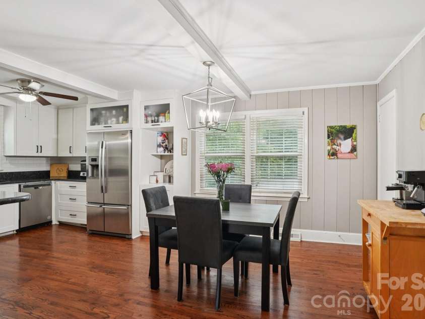 1527 Burnley Road, Charlotte, NC 28210.  MLS# CAR4291337, YatesRealty ID 12672. 