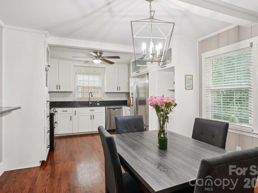 1527 Burnley Road, Charlotte, NC 28210.  MLS# CAR4291337, YatesRealty ID 12672. 