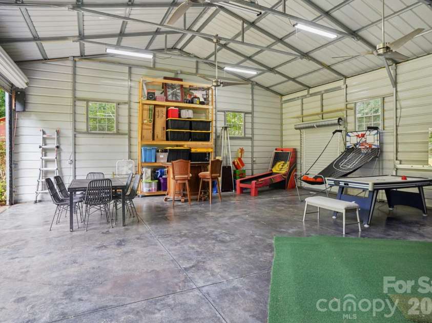 1527 Burnley Road, Charlotte, NC 28210.  MLS# CAR4291337, YatesRealty ID 12672. 