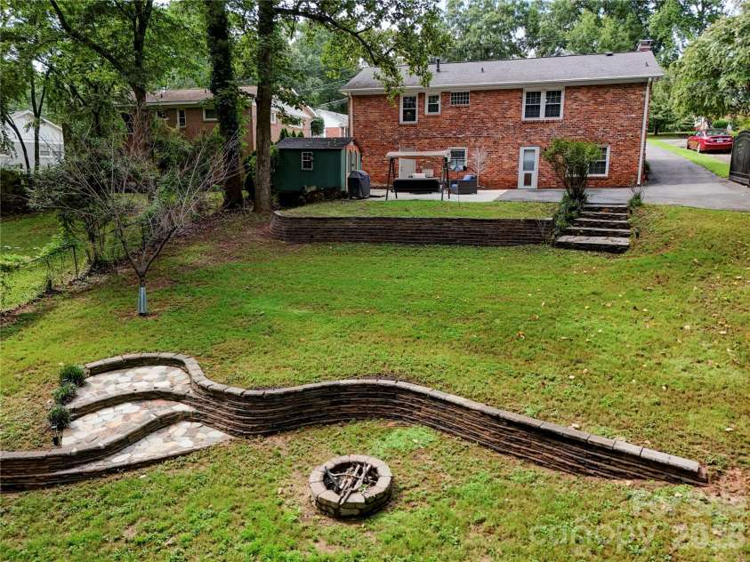 1527 Burnley Road, Charlotte, NC 28210.  MLS# CAR4291337, YatesRealty ID 12672. 