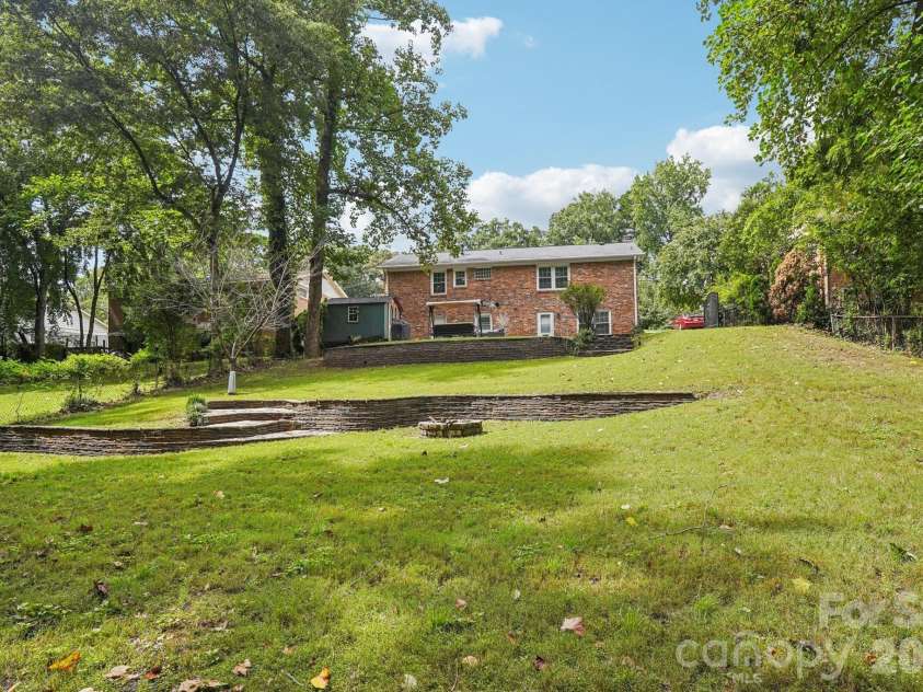 1527 Burnley Road, Charlotte, NC 28210.  MLS# CAR4291337, YatesRealty ID 12672. 