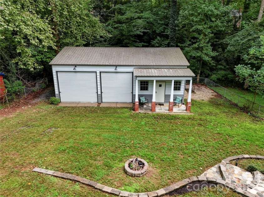 1527 Burnley Road, Charlotte, NC 28210.  MLS# CAR4291337, YatesRealty ID 12672. 