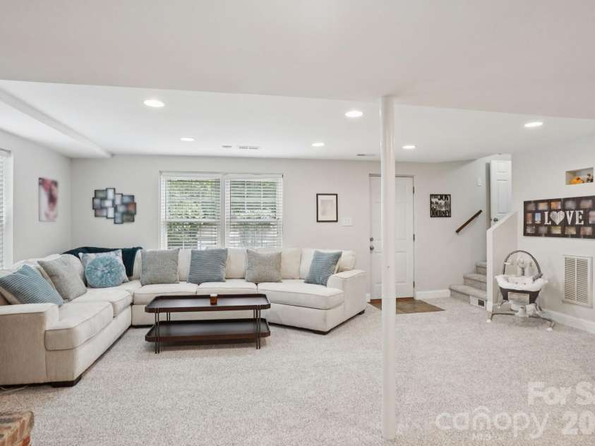 1527 Burnley Road, Charlotte, NC 28210.  MLS# CAR4291337, YatesRealty ID 12672. Finished Basement