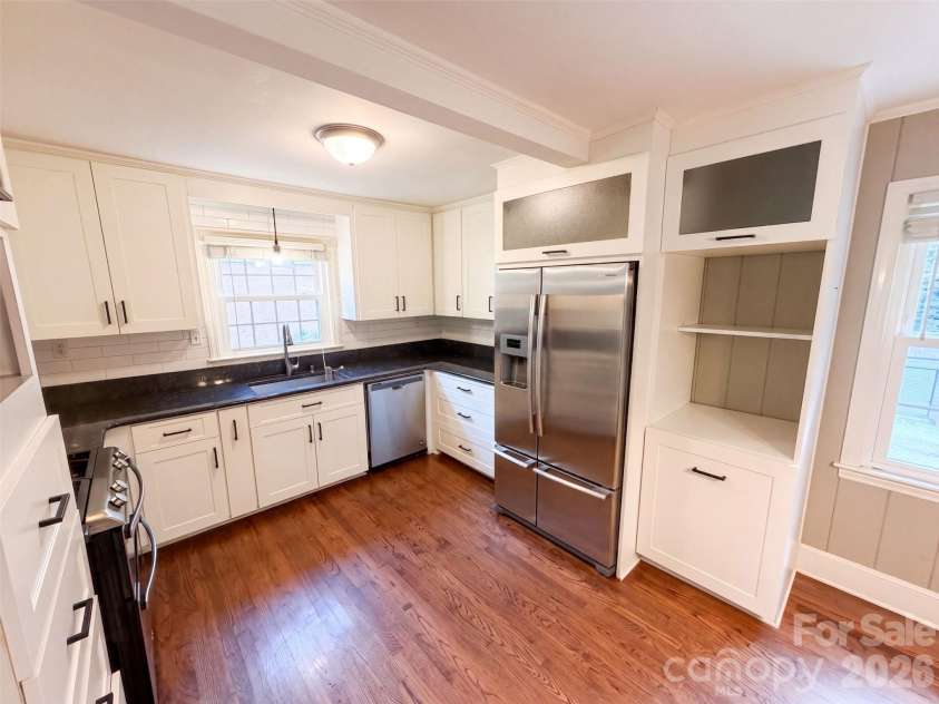 1527 Burnley Road, Charlotte, NC 28210.  MLS# CAR4424058, YatesRealty ID 12672. 