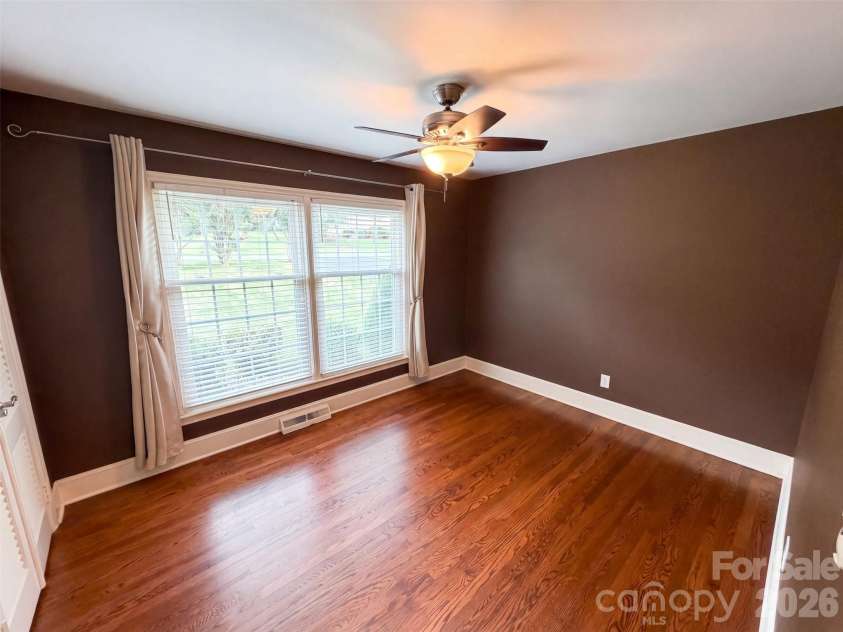 1527 Burnley Road, Charlotte, NC 28210.  MLS# CAR4424058, YatesRealty ID 12672. 
