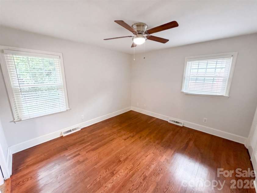 1527 Burnley Road, Charlotte, NC 28210.  MLS# CAR4424058, YatesRealty ID 12672. 