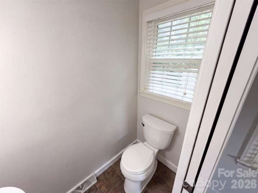 1527 Burnley Road, Charlotte, NC 28210.  MLS# CAR4424058, YatesRealty ID 12672. 