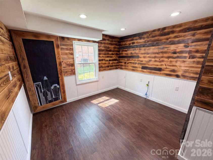1527 Burnley Road, Charlotte, NC 28210.  MLS# CAR4424058, YatesRealty ID 12672. 