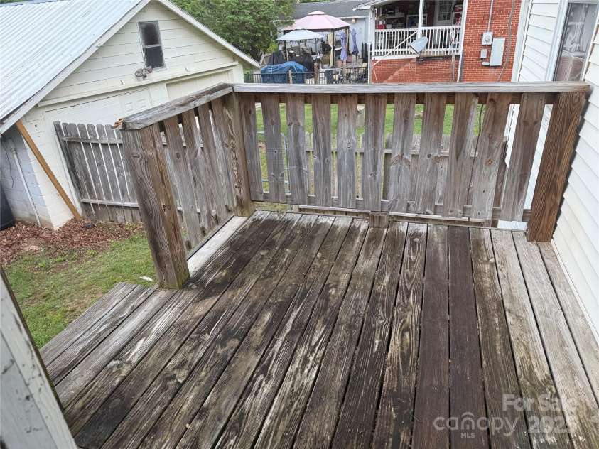 633 Ridge Road, Marion, NC 28752.  MLS# CAR4252646, YatesRealty ID 12672. Back Porch