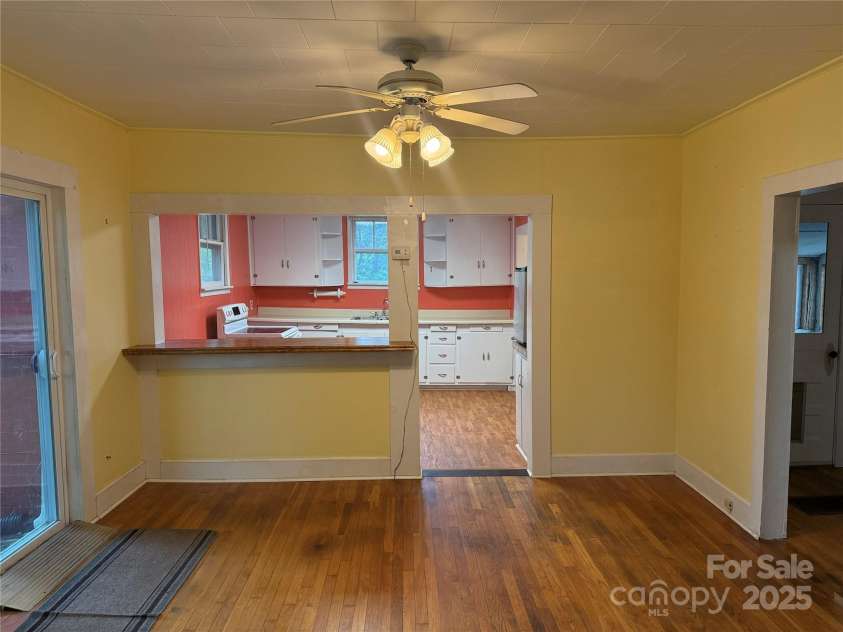 633 Ridge Road, Marion, NC 28752.  MLS# CAR4252646, YatesRealty ID 12672. Dining Room