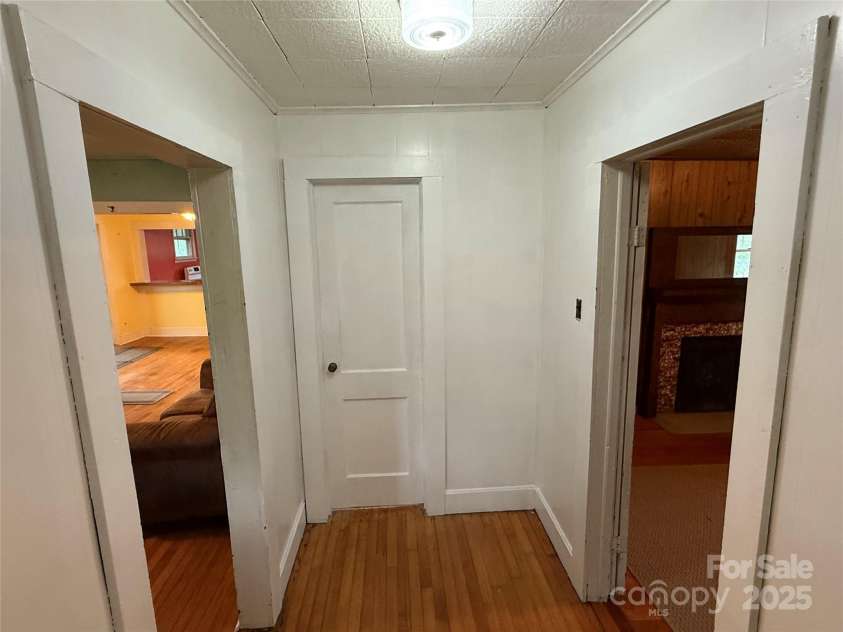 633 Ridge Road, Marion, NC 28752.  MLS# CAR4252646, YatesRealty ID 12672. Front door intrance