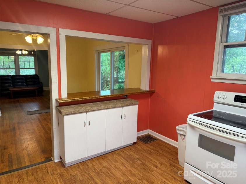 633 Ridge Road, Marion, NC 28752.  MLS# CAR4252646, YatesRealty ID 12672. Kitchen