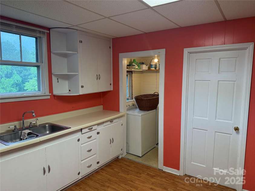 633 Ridge Road, Marion, NC 28752.  MLS# CAR4252646, YatesRealty ID 12672. Kitchen