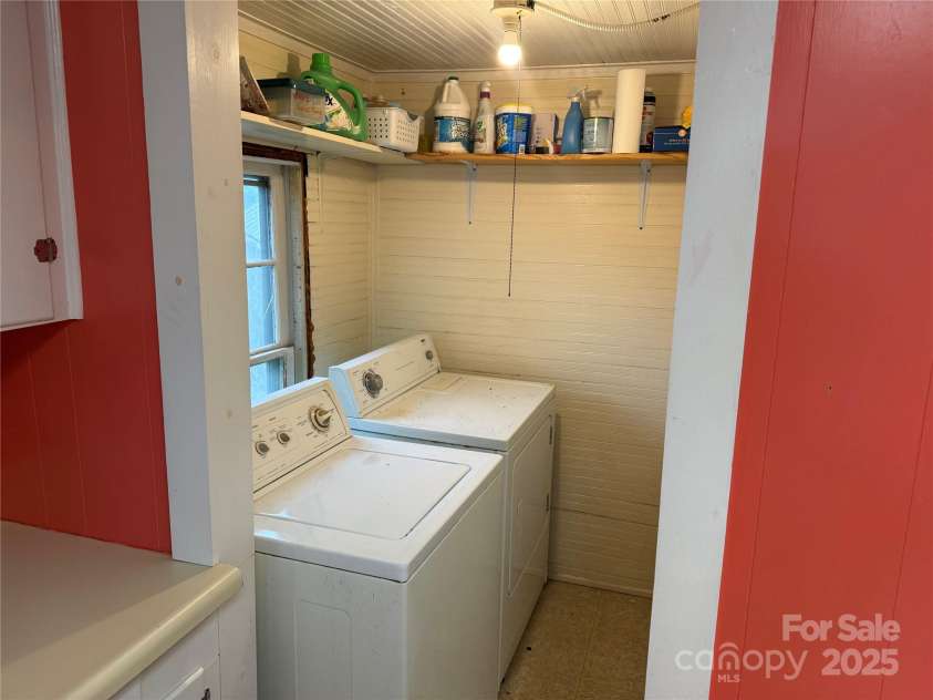 633 Ridge Road, Marion, NC 28752.  MLS# CAR4252646, YatesRealty ID 12672. Laundry Room
