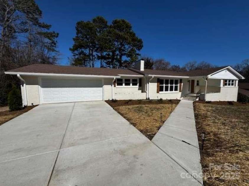 614 Hazelwood Drive, Albemarle, NC 28001.  MLS# CAR4238340, YatesRealty ID 12673. 