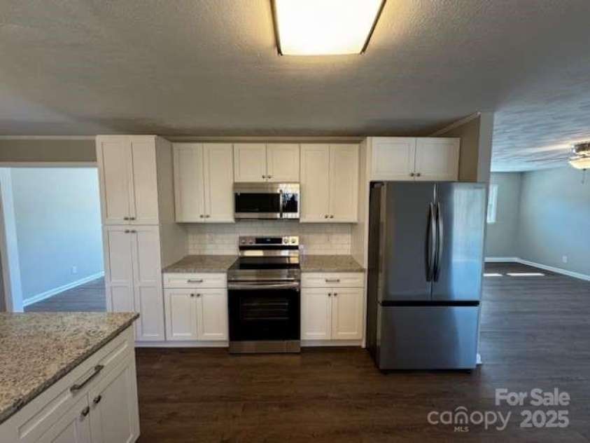 614 Hazelwood Drive, Albemarle, NC 28001.  MLS# CAR4238340, YatesRealty ID 12673. 