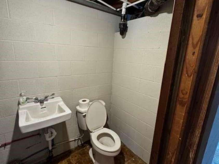 614 Hazelwood Drive, Albemarle, NC 28001.  MLS# CAR4238340, YatesRealty ID 12673. 