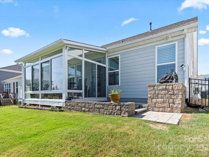 7343 Overjoyed Crossing, Charlotte, NC 28215.  MLS# CAR4300005, YatesRealty ID 12673. 