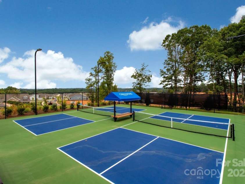 7343 Overjoyed Crossing, Charlotte, NC 28215.  MLS# CAR4300005, YatesRealty ID 12673. 