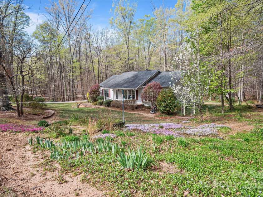 595 Houston Road, Columbus, NC 28722.  MLS# CAR4240996, YatesRealty ID 12674. 