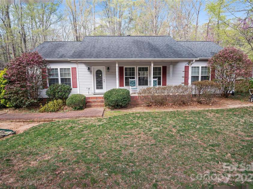 595 Houston Road, Columbus, NC 28722.  MLS# CAR4240996, YatesRealty ID 12674. 