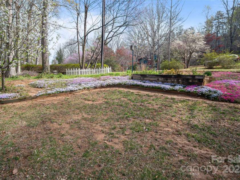 595 Houston Road, Columbus, NC 28722.  MLS# CAR4240996, YatesRealty ID 12674. 
