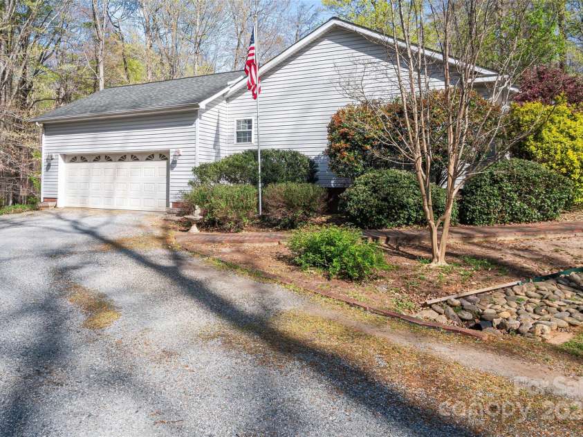 595 Houston Road, Columbus, NC 28722.  MLS# CAR4240996, YatesRealty ID 12674. 