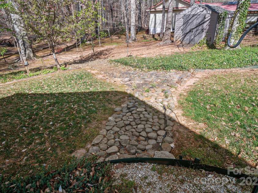 595 Houston Road, Columbus, NC 28722.  MLS# CAR4240996, YatesRealty ID 12674. 