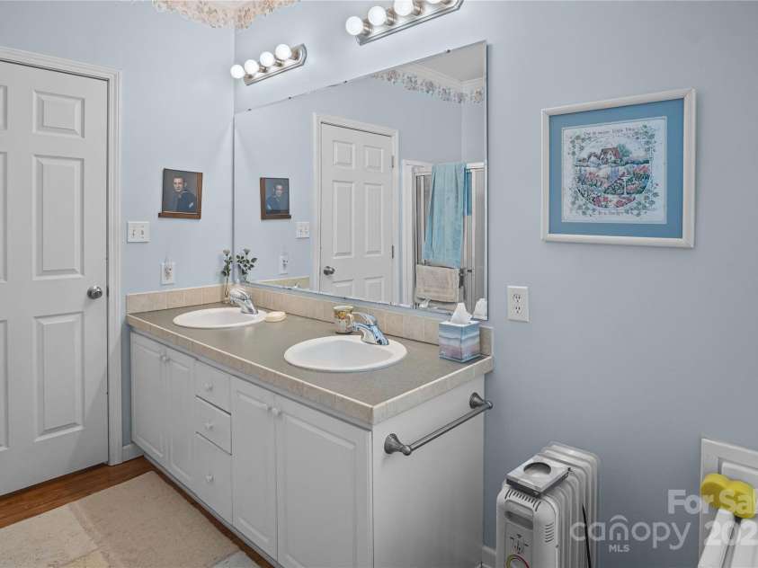 595 Houston Road, Columbus, NC 28722.  MLS# CAR4240996, YatesRealty ID 12674. 