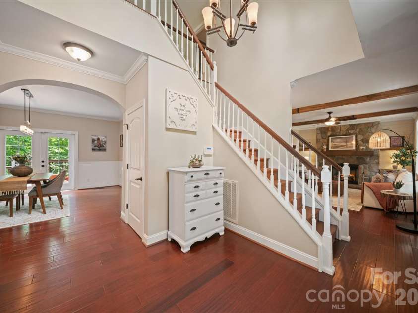 813 Beech Tree Place, Hendersonville, NC 28792.  MLS# CAR4393066, YatesRealty ID 12674. 