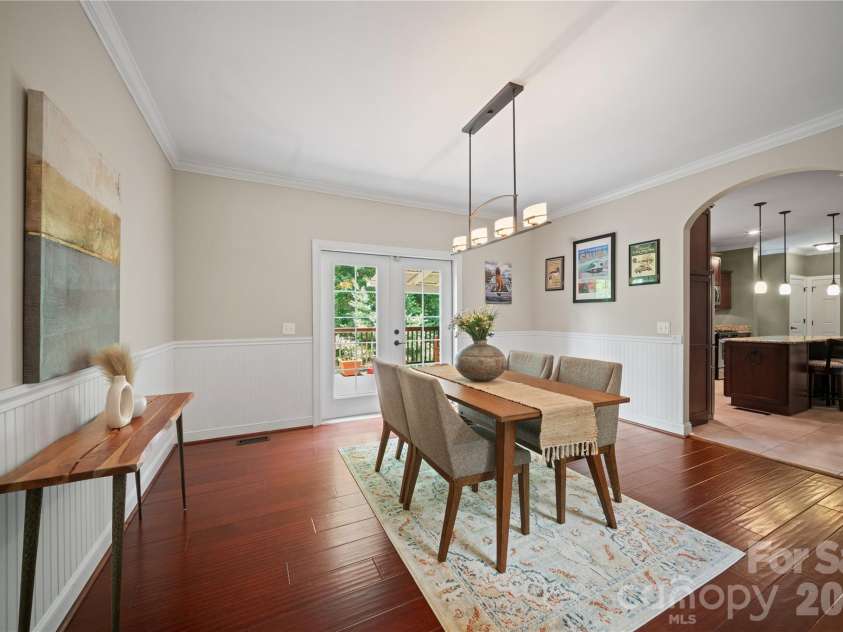 813 Beech Tree Place, Hendersonville, NC 28792.  MLS# CAR4393066, YatesRealty ID 12674. 
